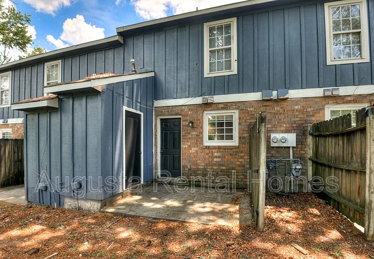 160 Chalet North Ct — Photo 26