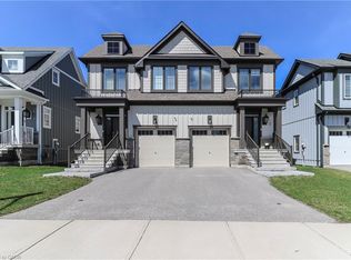 142 Sycamore St, The Blue Mountains, ON L9Y 4E2