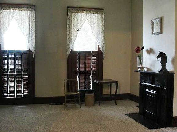2nd image of 422 Washington Ave