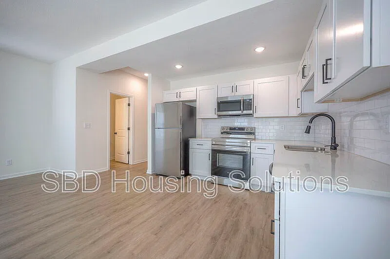 3 bed, 2.5 bath, $1,695 — Photo 4