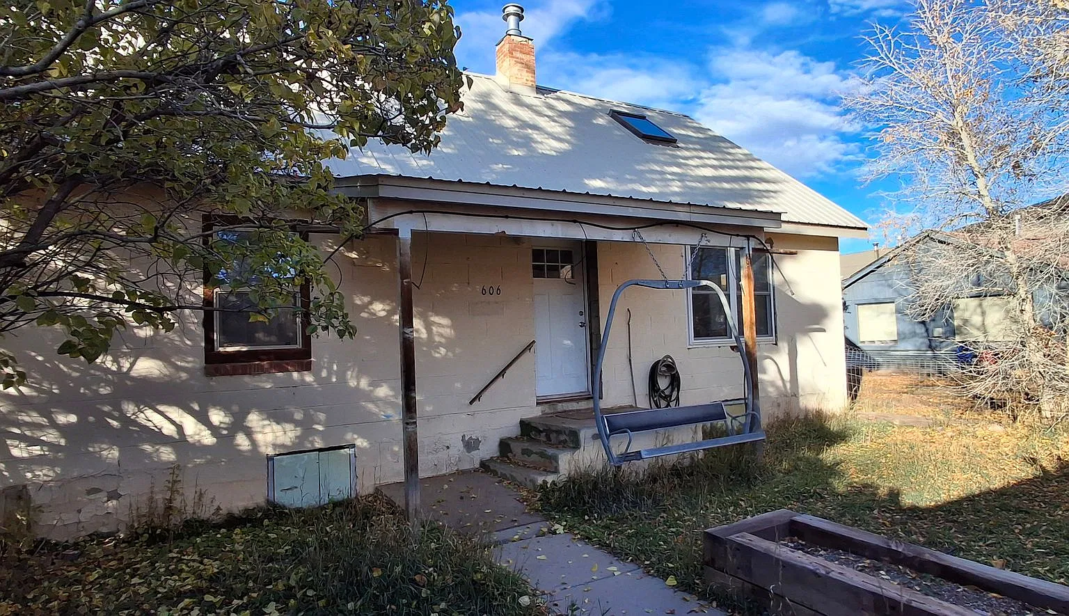 2 Bedroom stand alone home near the College — Photo 2