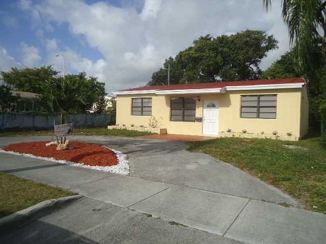 1st image of 15920 NE 18th Pl