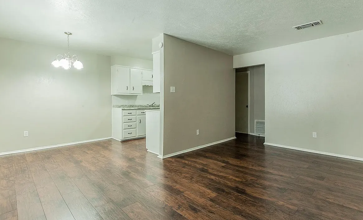 1 bed, 1.0 bath, $775 — Photo 2