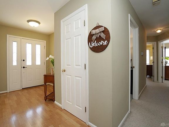 3rd image of 6740 Fox Hunt Ct