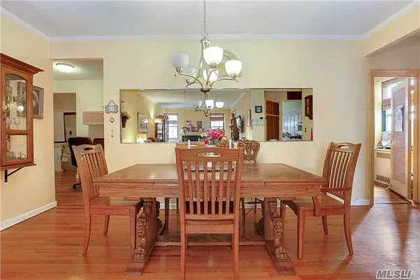 Sold by Redfin Real Estate | media 22