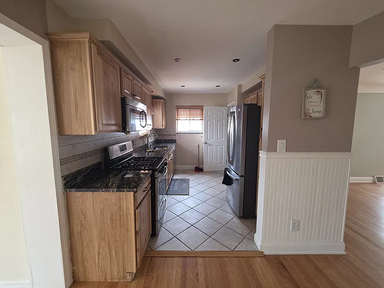 5845 Plainfield St — Photo 14