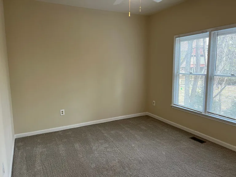 9425 Spruce Tree Cir — Photo 11