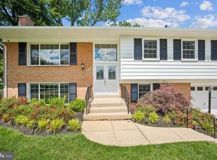 8818 Olympia Fields Ln, Vienna, VA 22182