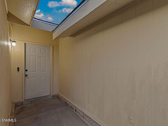 4th image of 1821 Buchanan Ave