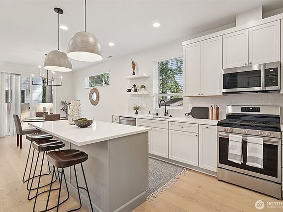 4th image of 8014 222nd Street SW