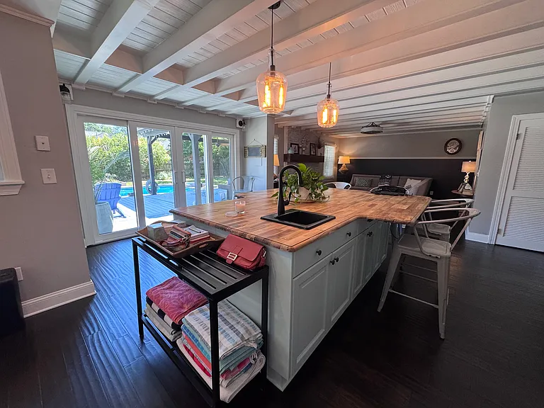 1436 Sir Richard Rd — Photo 11