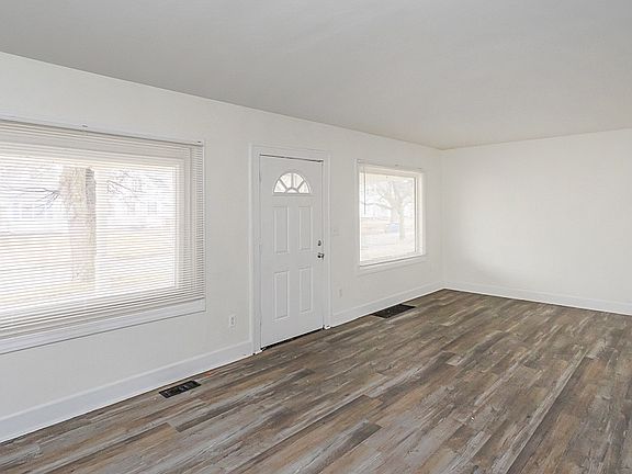 5th image of 4420 Burnham Ave