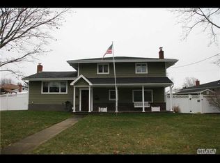 3 Andrea Ln, West Sayville, NY