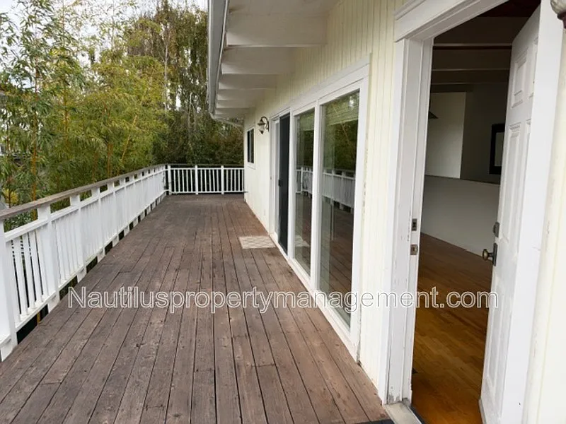 3 bed, 2.0 bath, 1642 sqft, $5,900 — Photo 2