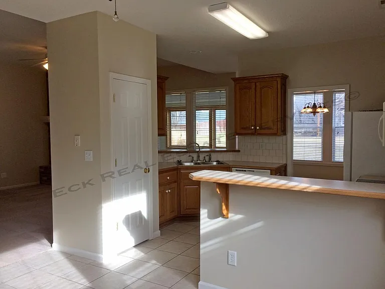 2520 Prairie Elm Dr — Photo 3