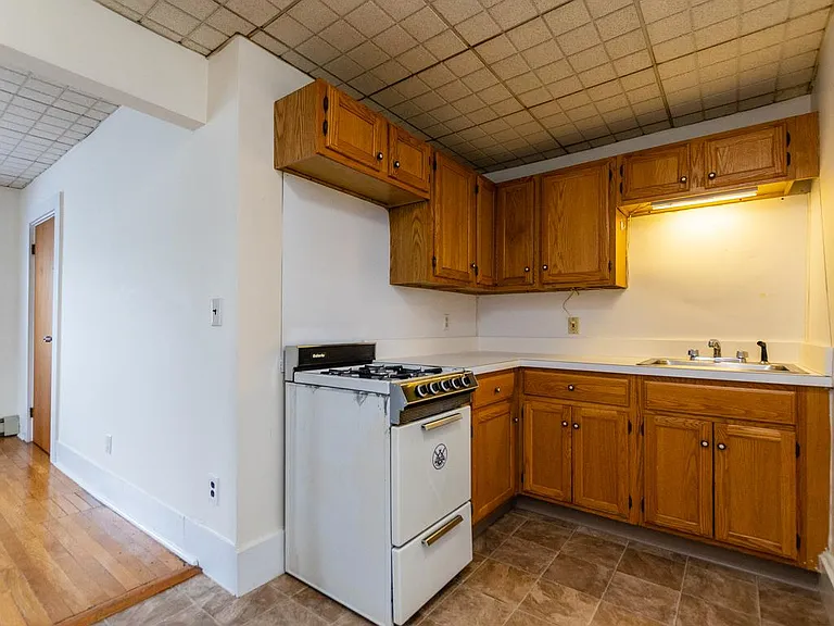 19 Spring St #1 — Photo 12