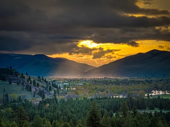5501 Rattlesnake Dr, Missoula, MT 59802