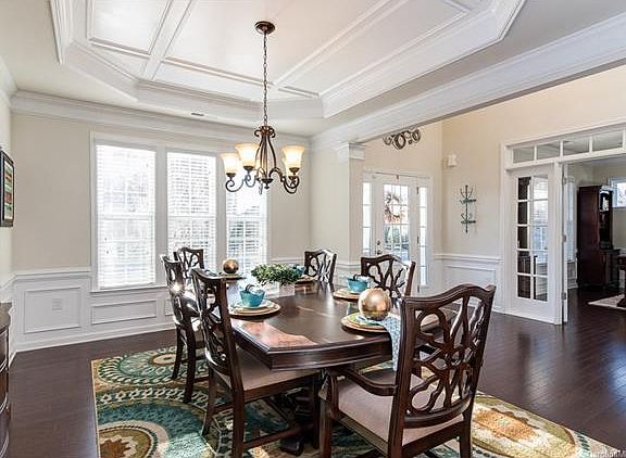2nd image of 2819 Julian Glen Cir