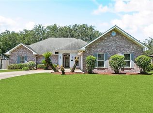 604 Adee Ln, Gretna, LA 70056