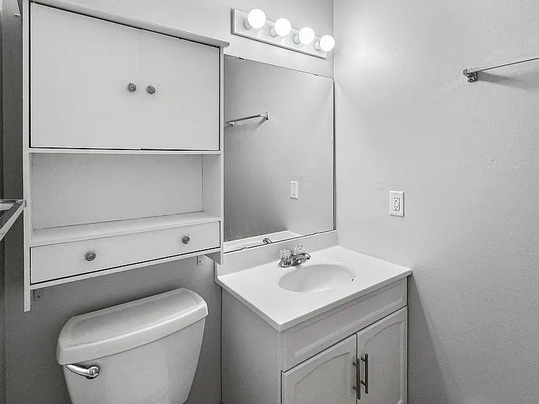 515 Oxford St #1 — Photo 3