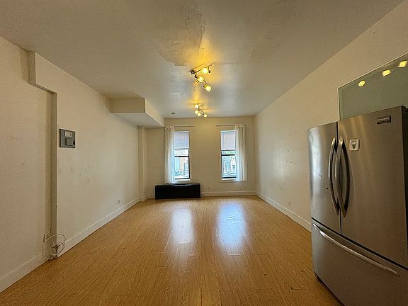 5th image of 724 De Kalb Ave #1E