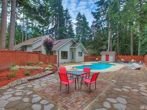 3rd image of 2504 34th Ave SE