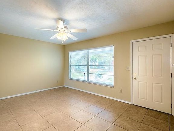 4th image of 4102 Treasure Cir