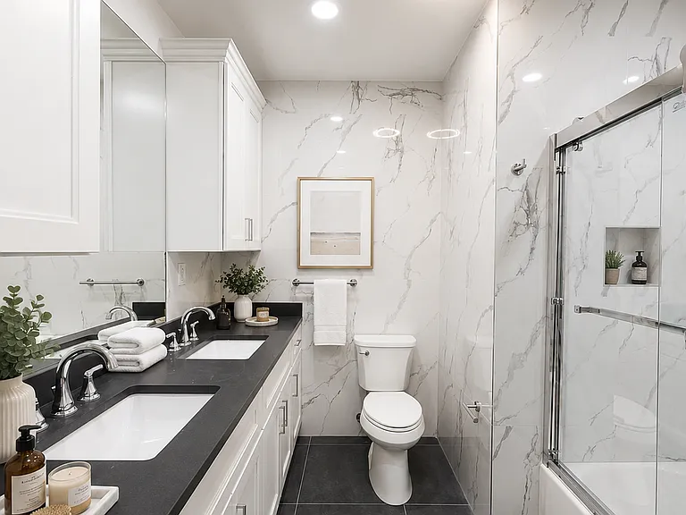 1738 E 4th St #1R — Photo 6