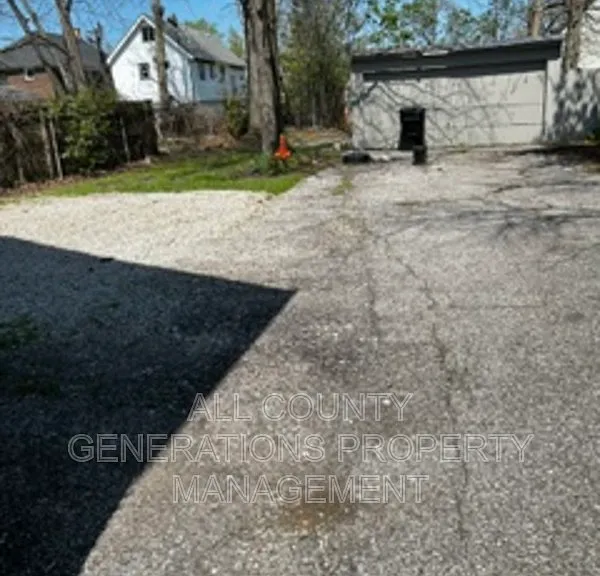 11909 Continental Ave — Photo 11
