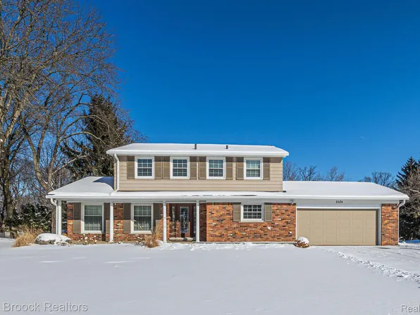 2528 Rambling Way, Bloomfield Hills, MI 48302