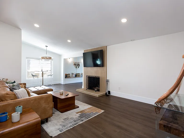 2021 Cardinal Dr — Photo 7