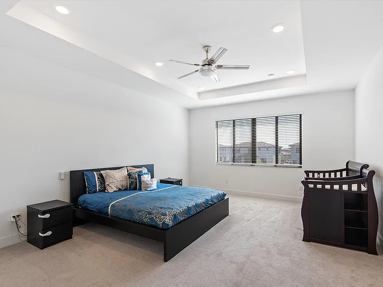 10830 Moore Dr — Photo 10