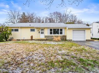 117 Bayberry Ln, Rochester, NY 14616