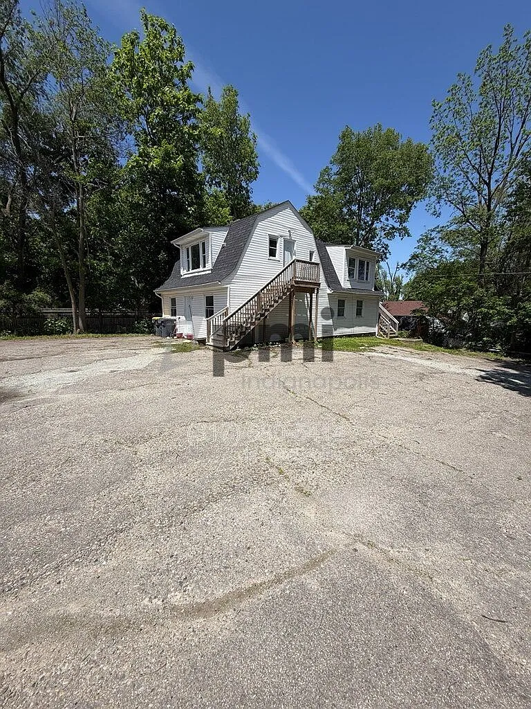 3 bed, 1.0 bath, 1000 sqft, $950 — Photo 2