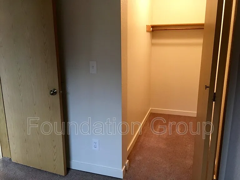 916 N 104th St #B-301 — Photo 10