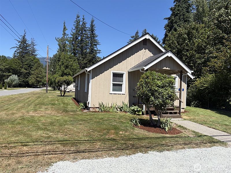 3rd image of 591 Maple Street