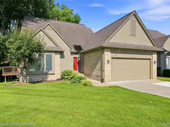 24597 Edgewood Dr, Novi, MI 48374
