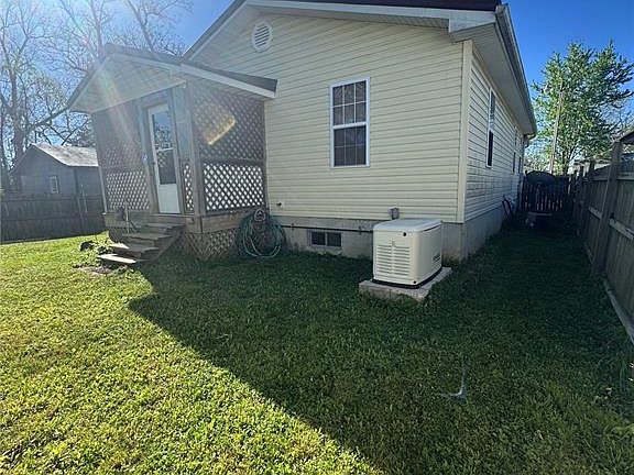 3rd image of 1033 Franklin St