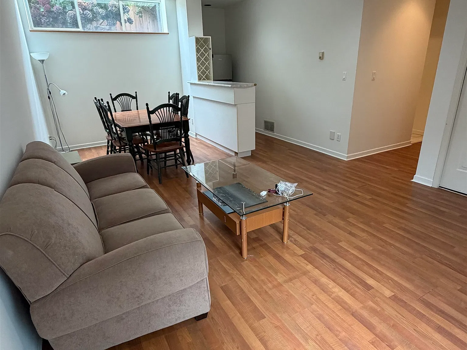 2 bed, 1000 sqft, $2,200 — Photo 1
