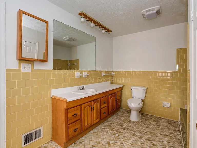 2213 Davis Rd — Photo 9