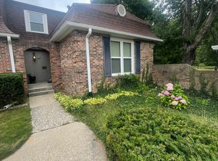 2520 Dover Ln, Saint Joseph, MI 49085