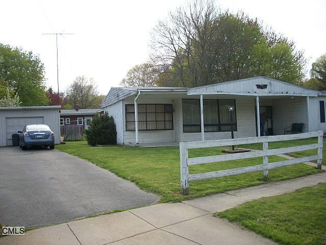 2nd image of 20 Tomlinson Pl