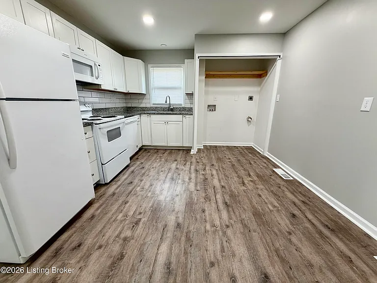1529 Stonewall Way — Photo 4