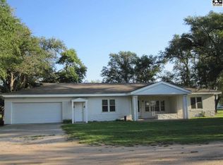 3516 W 4th Ave, Hutchinson, KS 67501