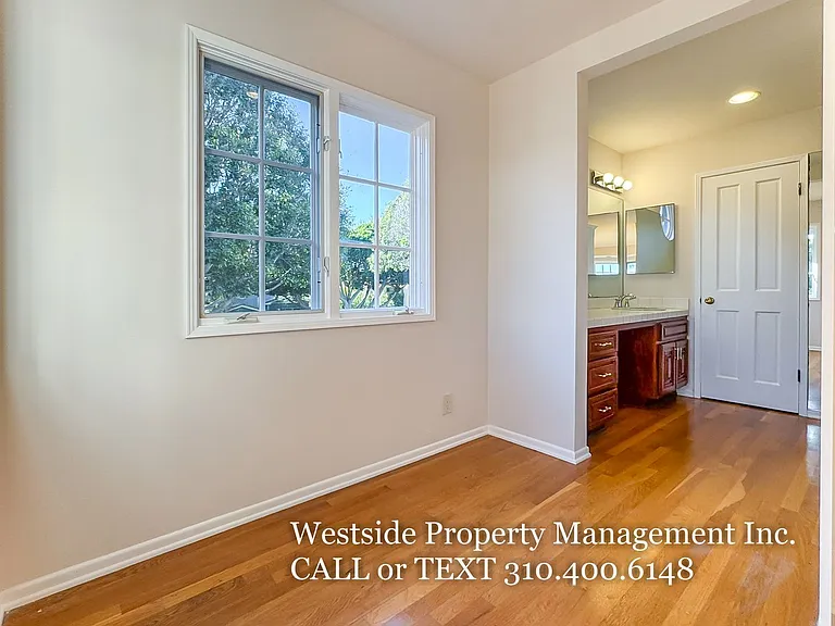 2445 22nd St — Photo 29