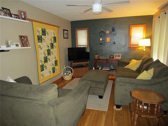 2nd image of 929 Evergreen Dr