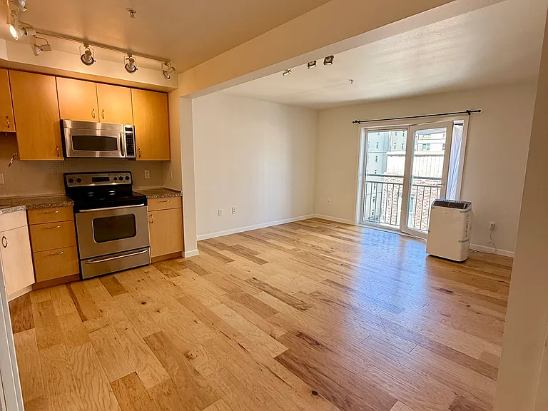 103 Bellevue Ave E #502 — Photo 2