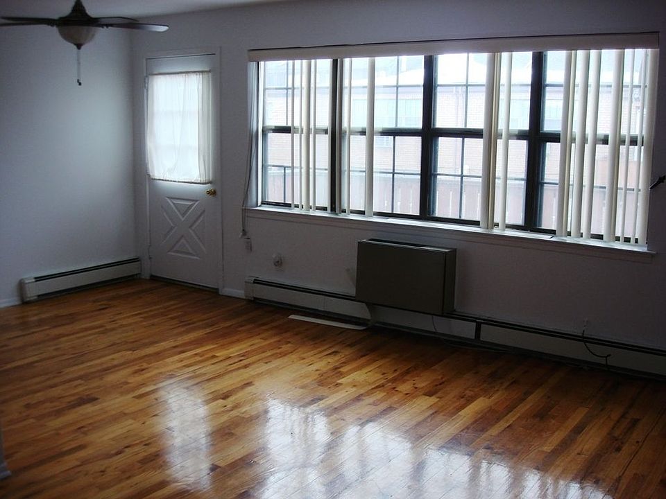 2nd image of 15606 78th St #2