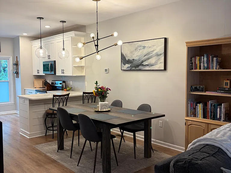 224 S Clarkson St — Photo 2