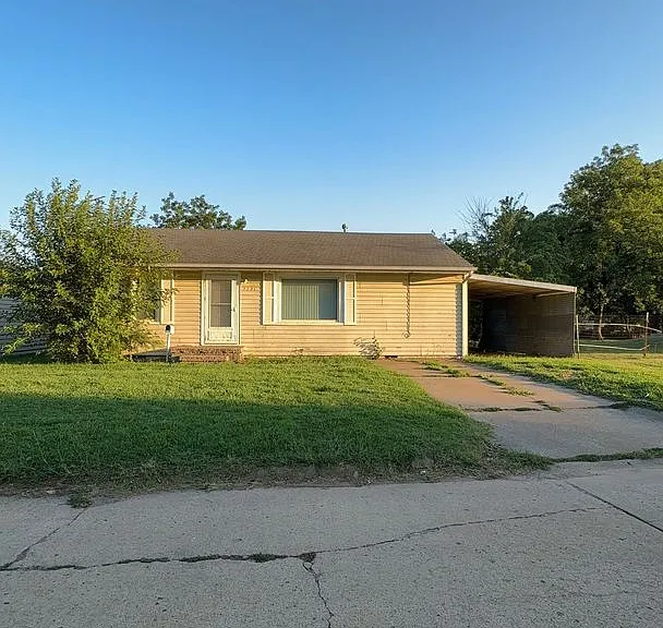 2801 E Maple Ave — Photo 1